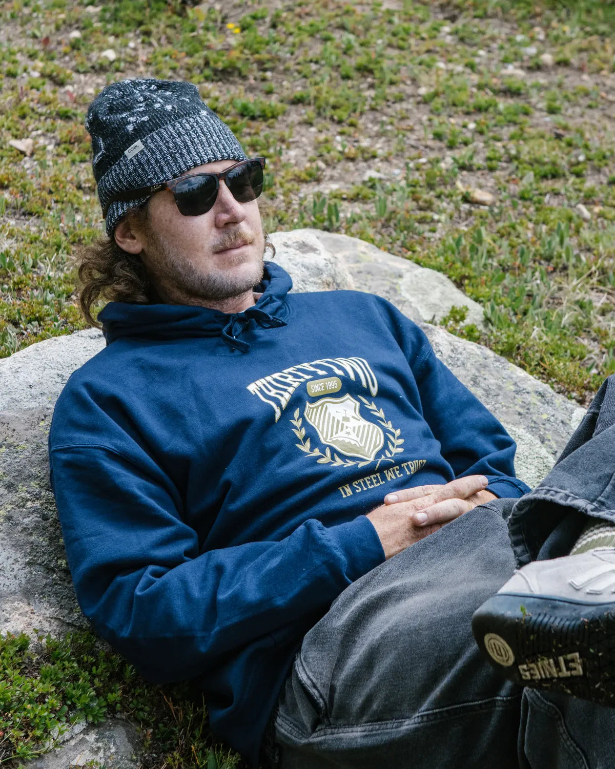 CREST HOODIE