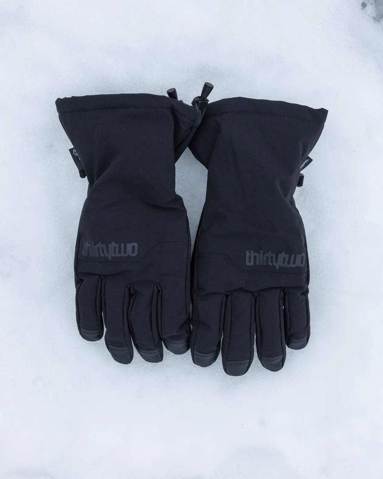 LASHED GLOVE