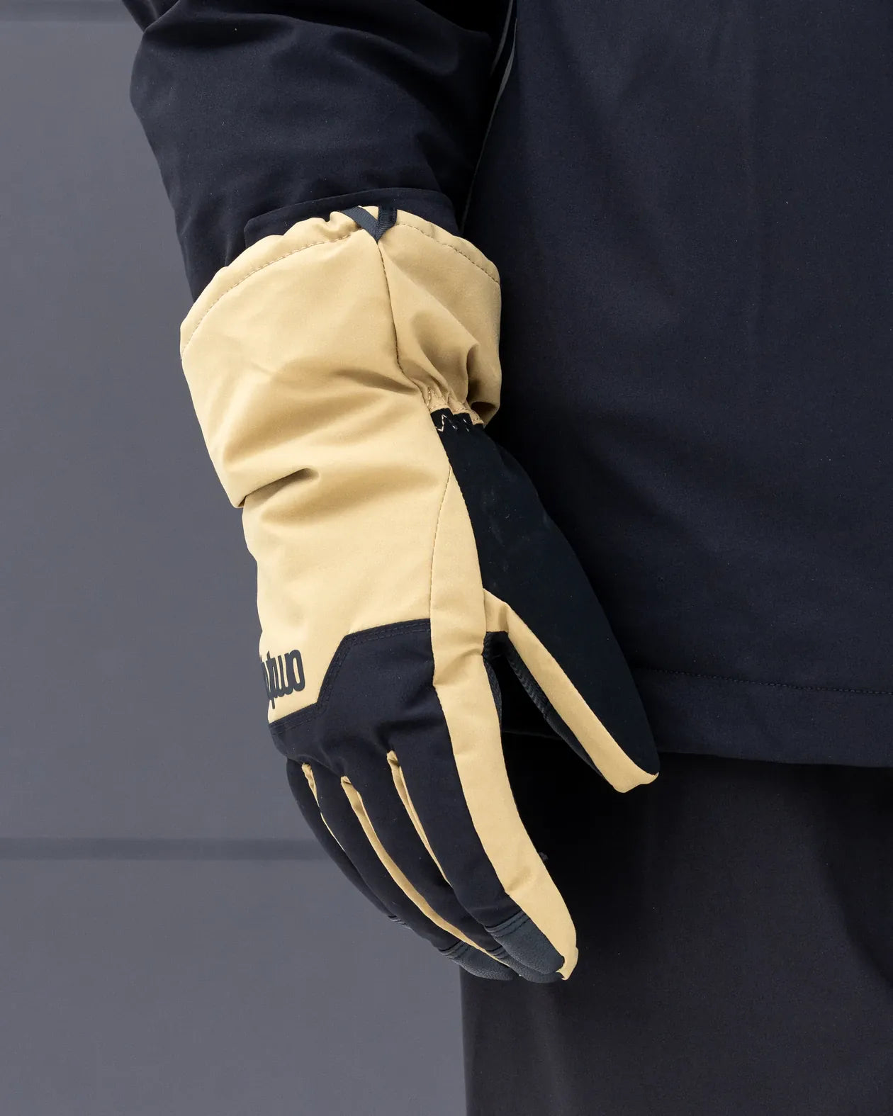 LASHED GLOVE