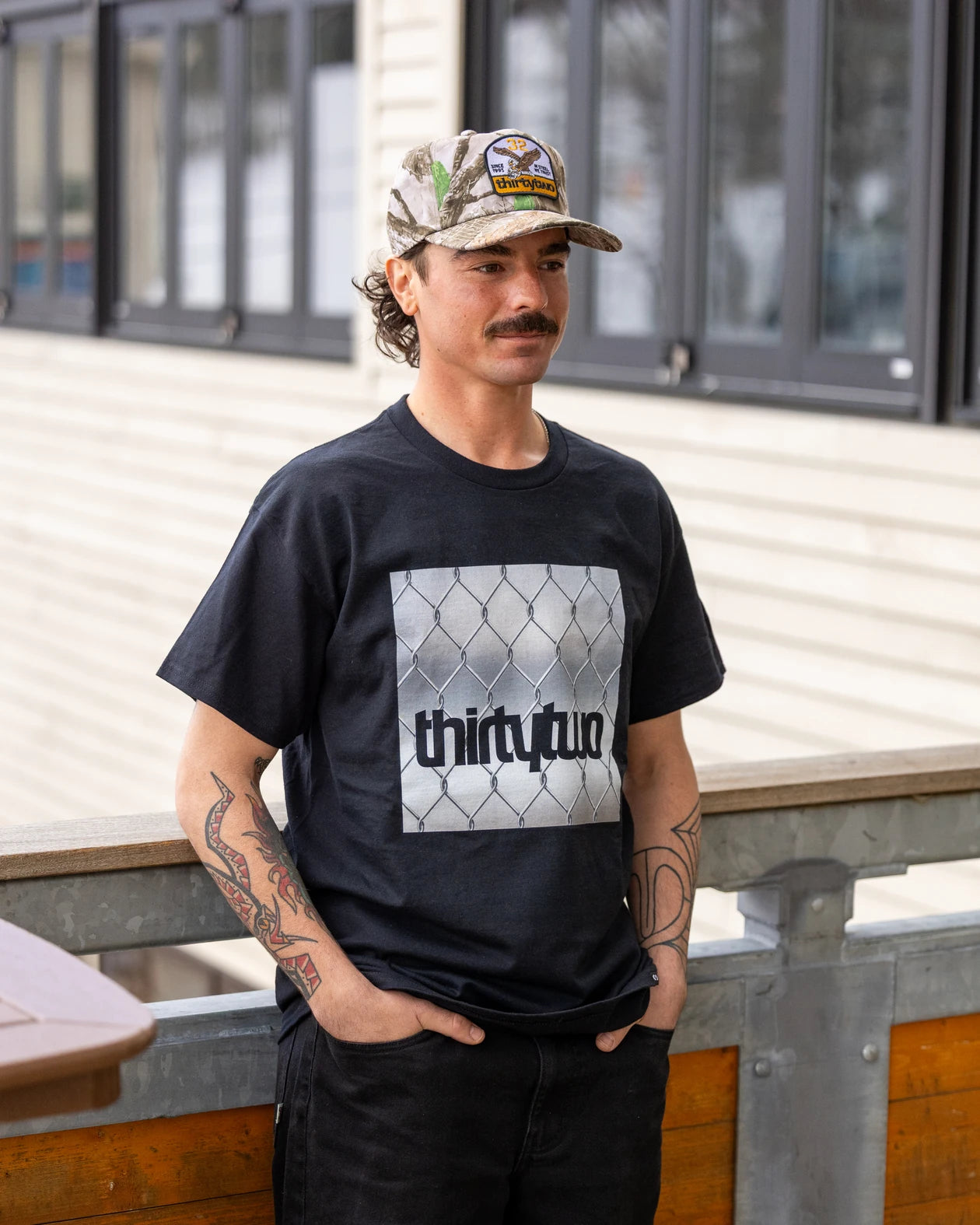 32 BOX TEE